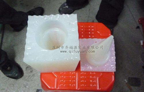 常見的玻璃鋼雕塑模具材料